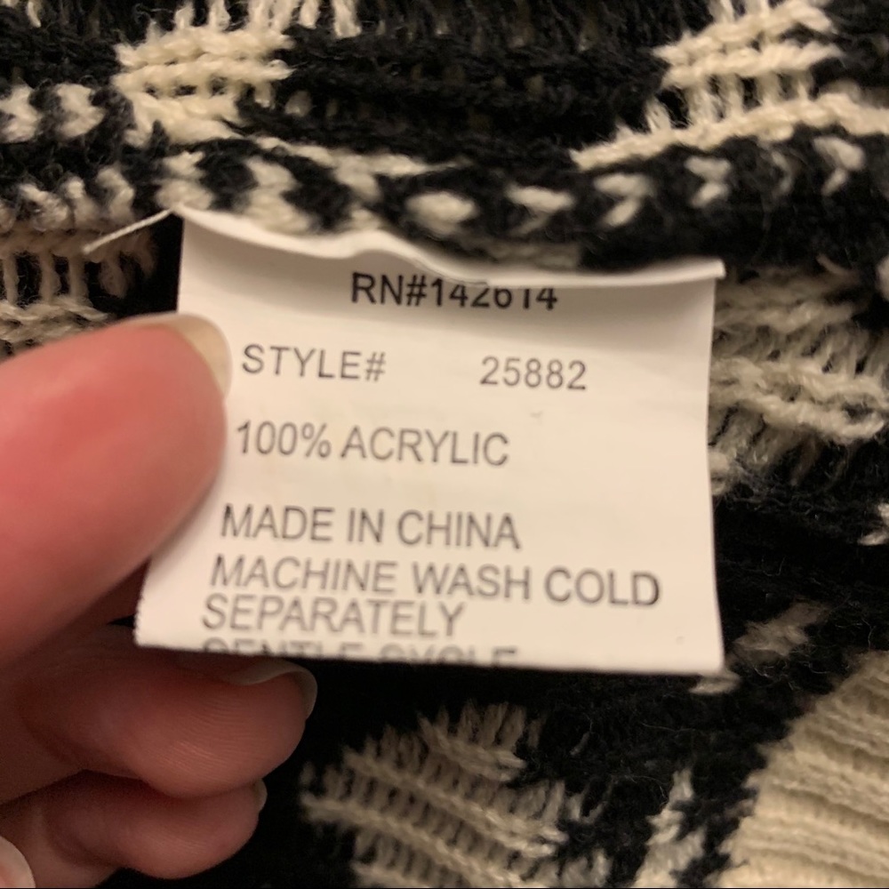 ๐ Spoiled Angel Aztec Open Cardigan - Picture 6 of 7